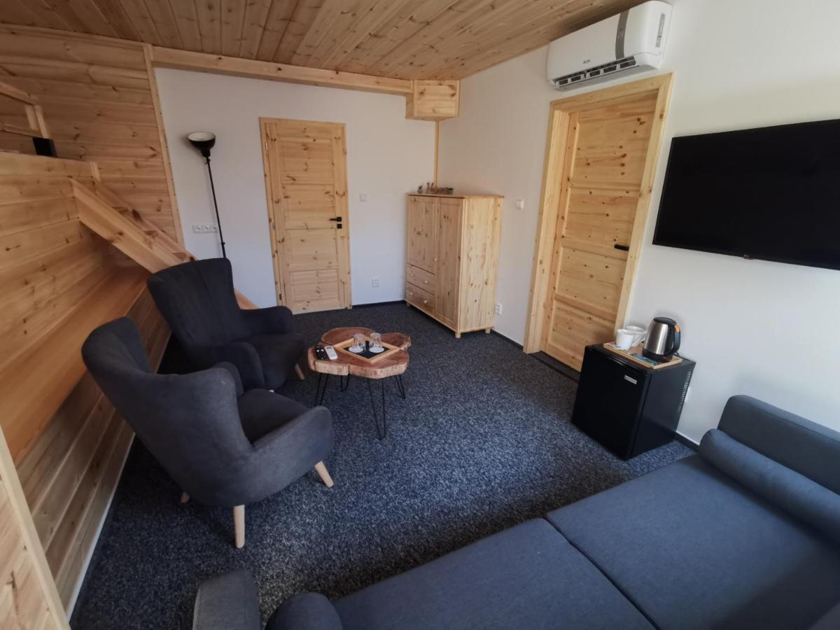 Wellness Pension Koliba Komorní Lhotka Exterior foto
