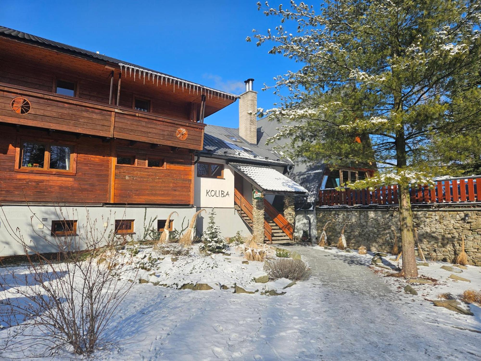 Wellness Pension Koliba Komorní Lhotka Exterior foto